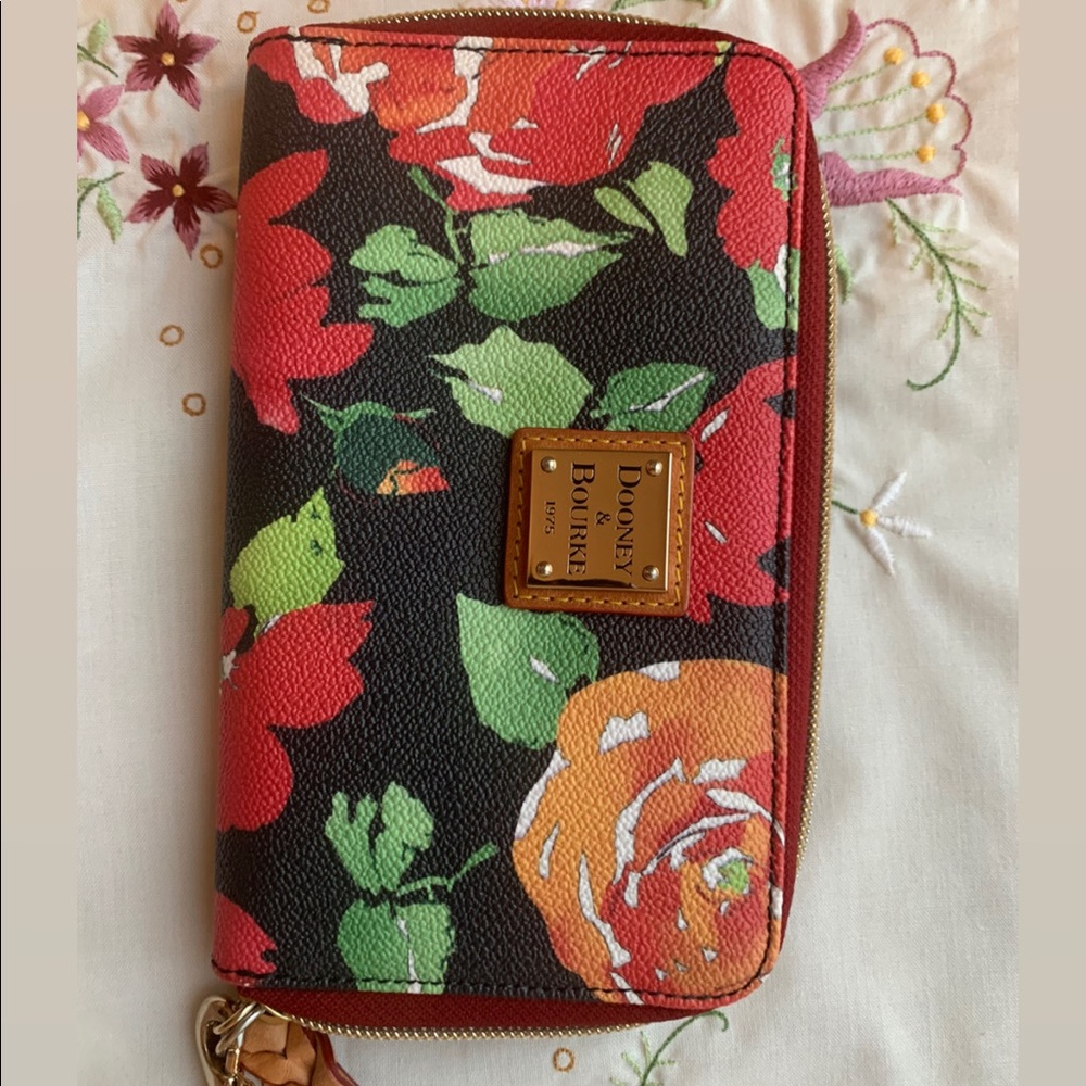 NWOT Dooney and Bourke Large WrapAround Black Floral Wristlet